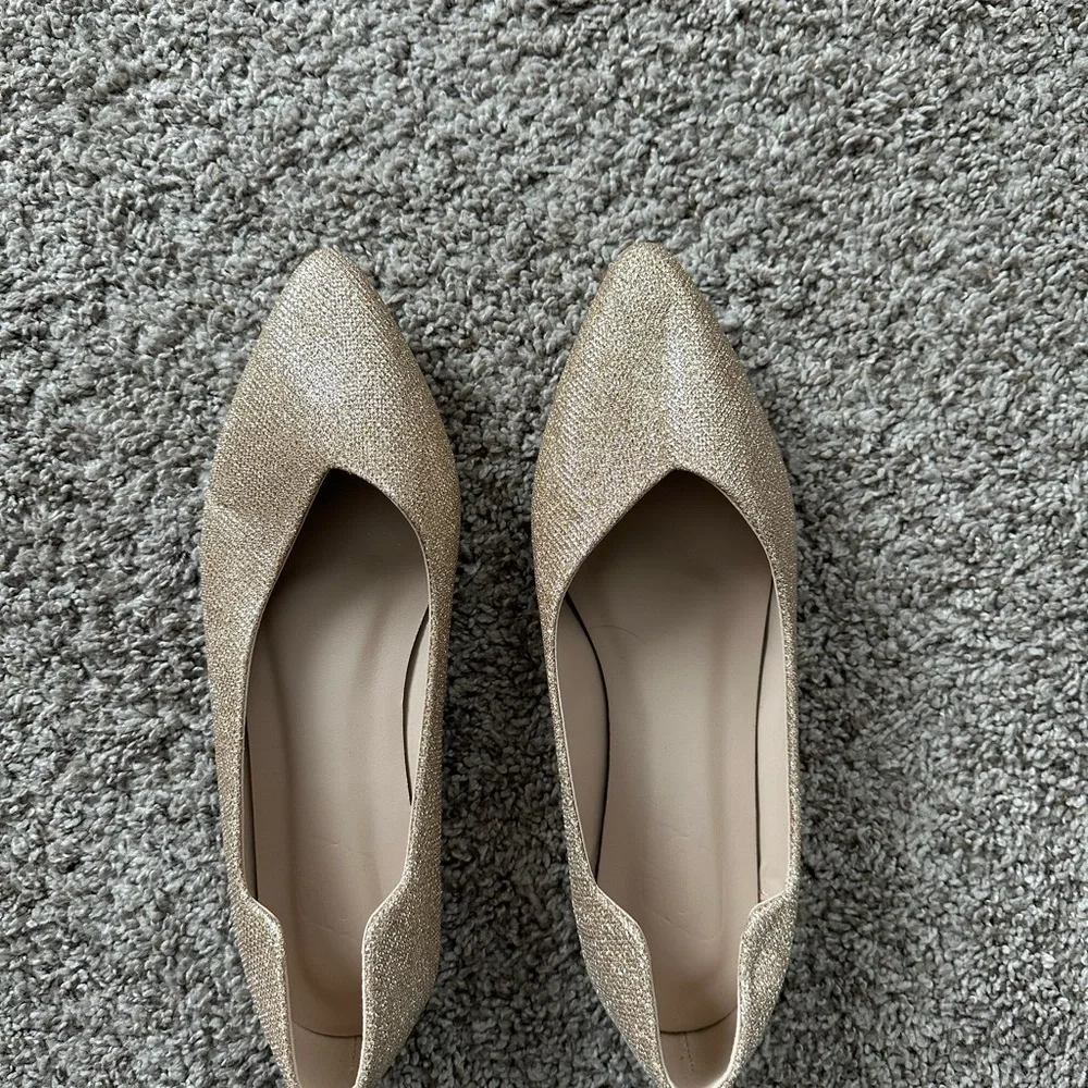 Shein Women’s Size 11 Gold Glitter Sparkle Flats - Picture 3 of 5